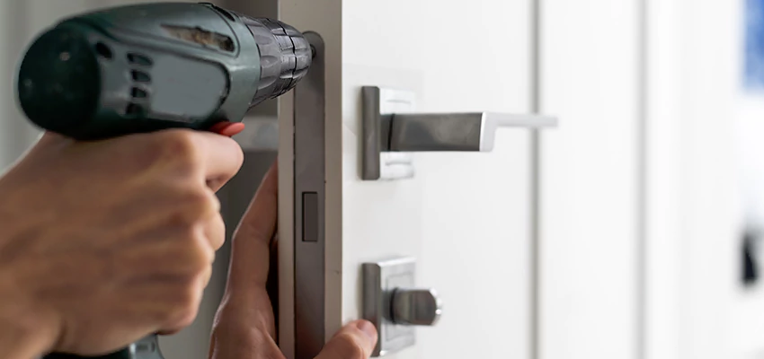 Locksmith For Lock Replacement Near Me in Miami, FL