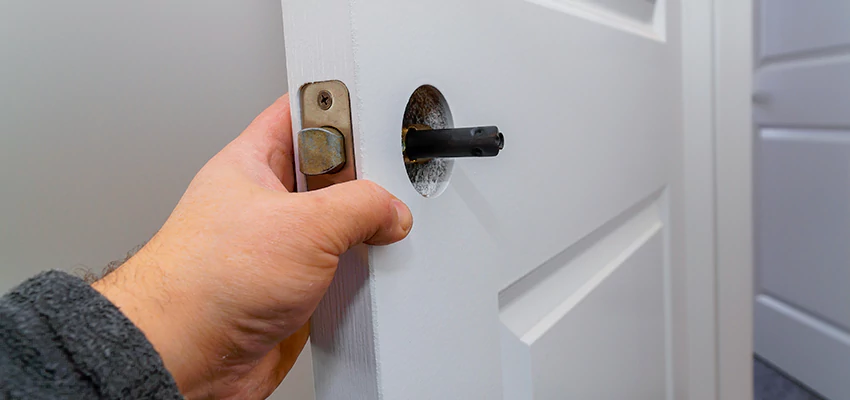 Nighttime Locksmith For Lock Repair in Miami, FL