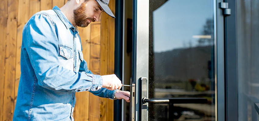 Frameless Glass Storefront Door Locks Replacement in Miami, FL